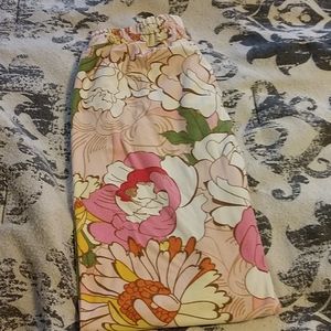 Euc Agnes and Dora Capri leggings